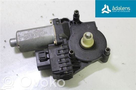 Etuoven ikkunan nostomoottori   8D0959802F,0130821786