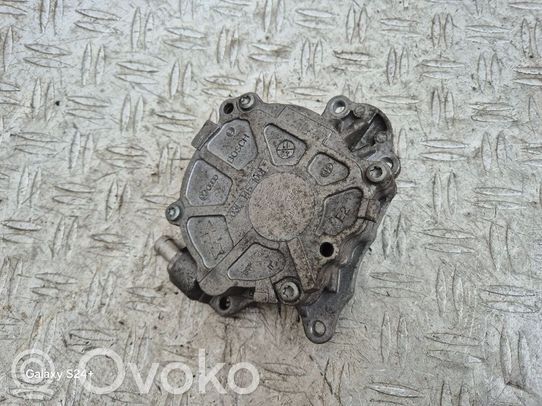 Volkswagen PASSAT B7 Pompe à vide 