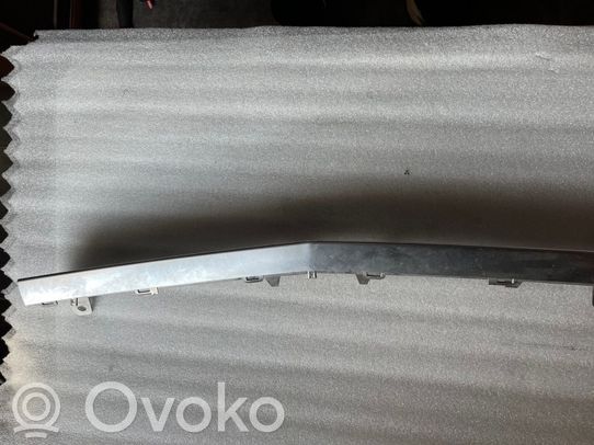 Mercedes-Benz C W205 Modanatura separatore del paraurti anteriore 