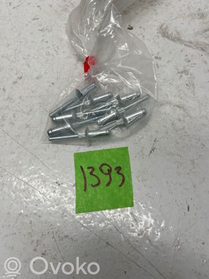 Schrauben Zylinderkopf   A0049901797,8076400,B6584022,9278776