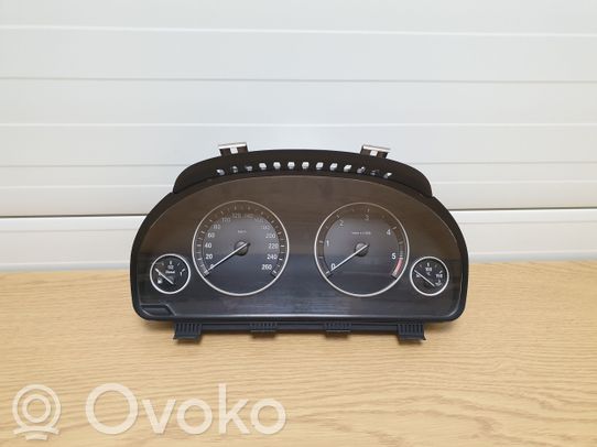 BMW 5 F10 F11 Nopeusmittari (mittaristo) 