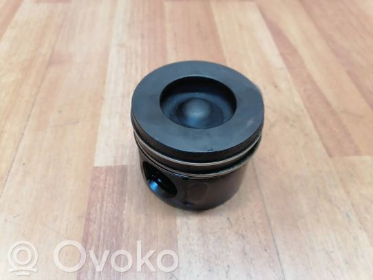 Jaguar XF X250 Piston 