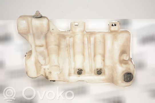BMW 5 E39 Windshield washer fluid reservoir/tank 