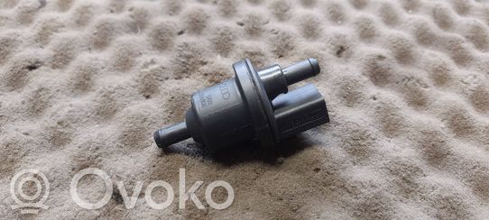 Volkswagen PASSAT B6 Valvola di depressione (usato) 