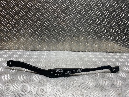 Mercedes-Benz E W212 Priekinio stiklo valytuvų kojelė 