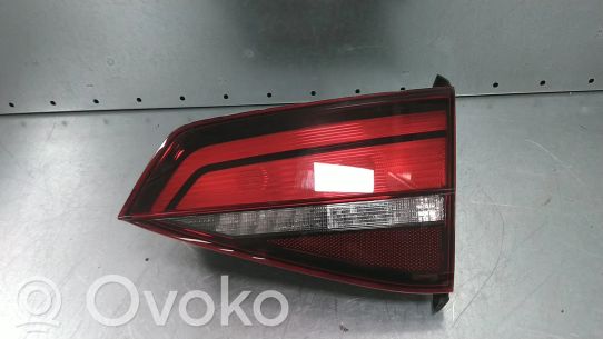 Volkswagen Jetta VI Takavalot 