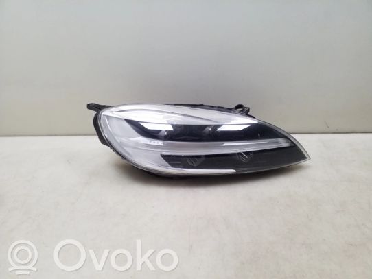 Volvo V40 Priekinis žibintas 