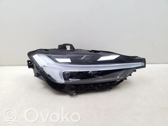 Volvo XC60 Priekinis žibintas 