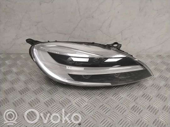 Volvo V40 Priekinis žibintas 