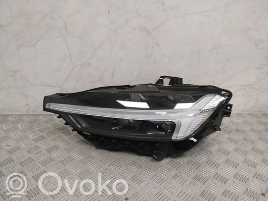 Volvo XC60 Priekinis žibintas 