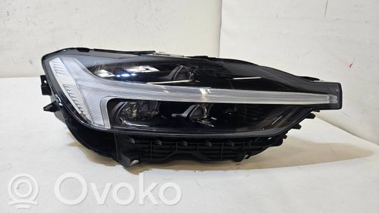 Volvo XC60 Priekinis žibintas 