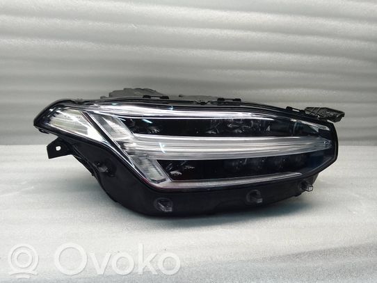 Volvo XC90 Priekinis žibintas 
