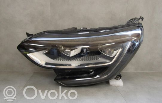 Renault Megane IV Priekinis žibintas 
