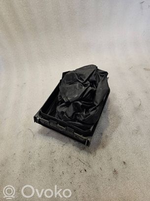 Audi V8 Tavaratilan säilytyslokero 