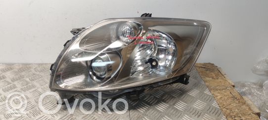 Toyota Auris 150 Priekinis žibintas 