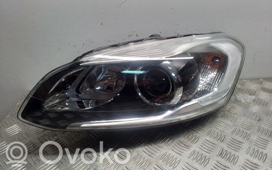Volvo XC60 Priekinis žibintas 