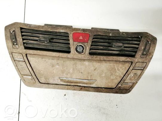 Grille d'aération centrale   303845,303846,303845,303846