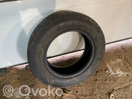 Toyota Hiace (H200) Pneus d’hiver R15 C à crampons 