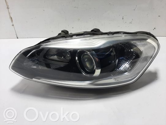 Volvo XC60 Priekinis žibintas 