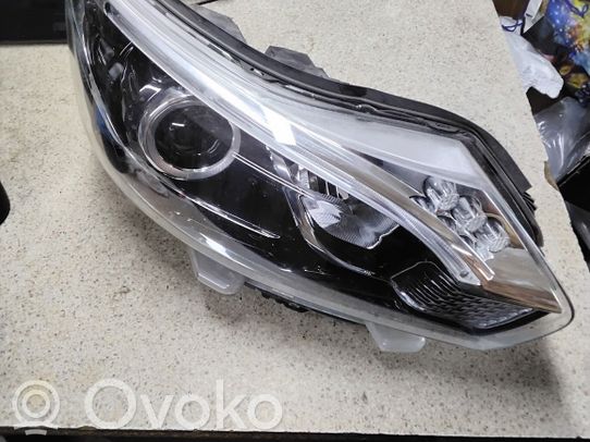 Toyota Proace Priekinis žibintas 