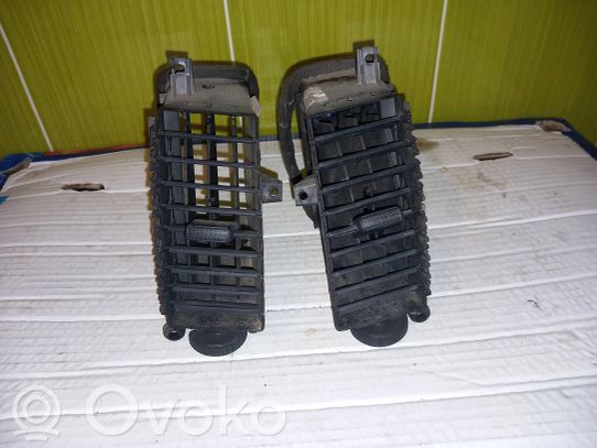 Nissan Navara D40 Centrālais gaisa ventilācijas režģis 