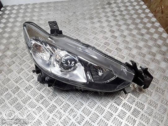 Mazda 6 Priekinis žibintas 