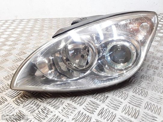 Hyundai i30 Lampa przednia 