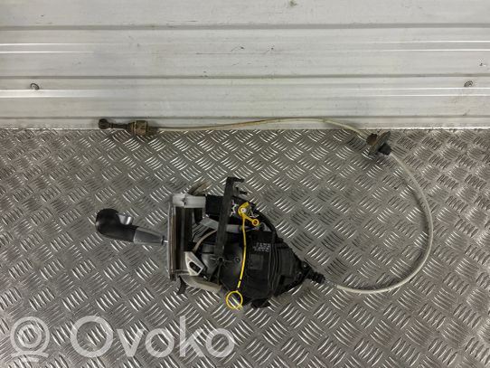 Opel Zafira B Vaihteenvalitsimen verhoilu 