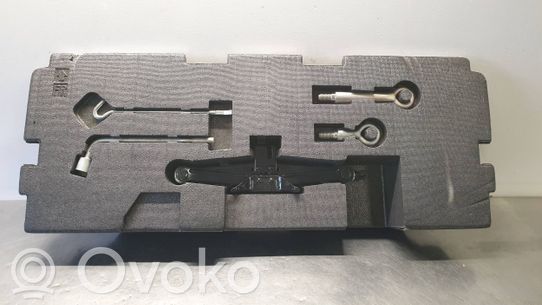 Mazda CX-5 Tool set 