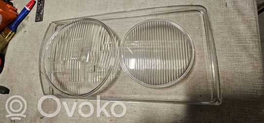 Mercedes-Benz 200 300 W123 Priekinio žibinto detalė 