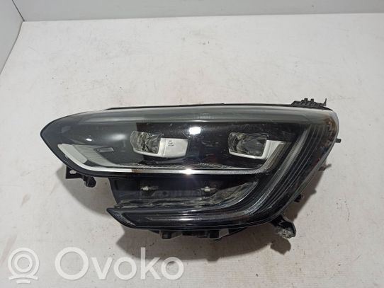 Renault Megane IV Priekinis žibintas 