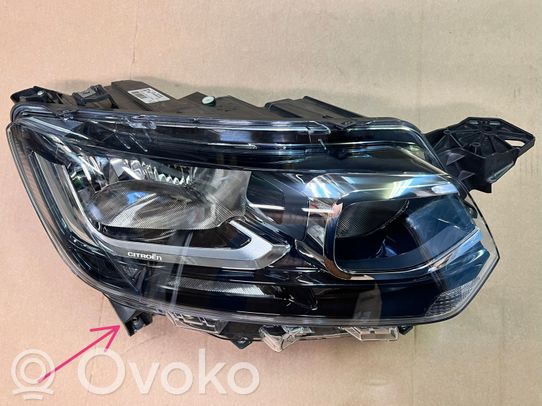 Citroen Berlingo Priekinio žibinto detalė 