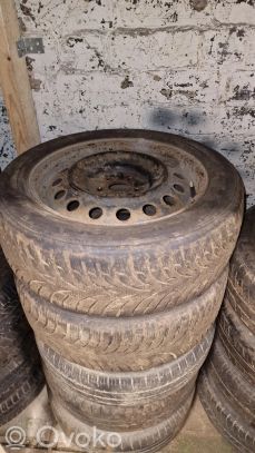 Toyota Avensis T250 Llanta de acero R16 