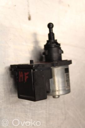 Toyota Avensis T270 Žibintų aukščio reguliavimo varikliukas 