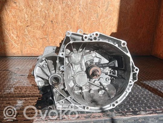 Peugeot 2008 I Mechaninė 5 pavarų dėžė 