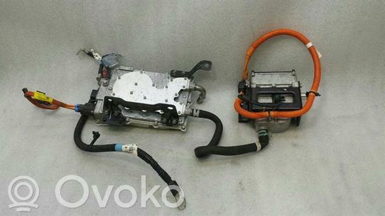 Tesla Model S Jännitteenmuunnin/vaihtosuuntaaja 