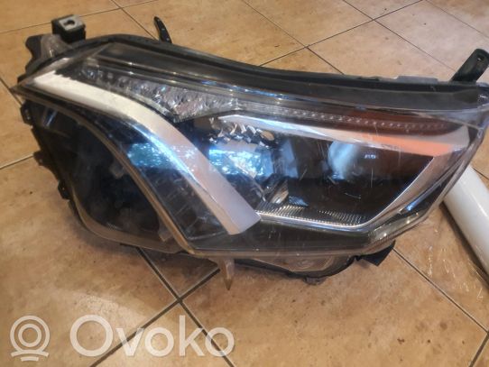 Toyota RAV 4 (XA40) Priekinis žibintas 