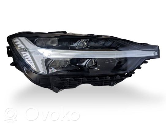 Volvo XC60 Priekinis žibintas 