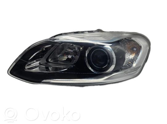Volvo XC60 Priekinis žibintas 
