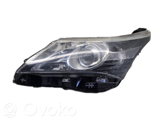 Toyota Avensis T270 Priekinis žibintas 