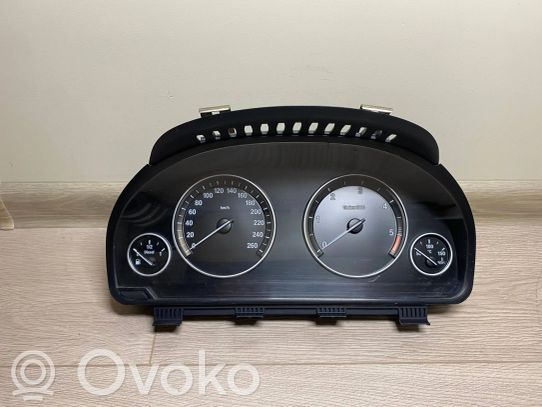 BMW 5 F10 F11 Nopeusmittari (mittaristo) 