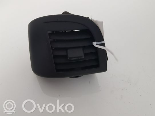 Nissan Micra Kojelaudan sivutuuletussuuttimen kehys 