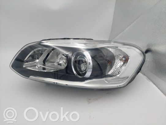 Volvo XC60 Priekinis žibintas 