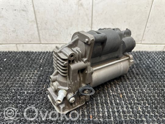Mercedes-Benz GL X166 Ilmajousituksen kompressoripumppu 