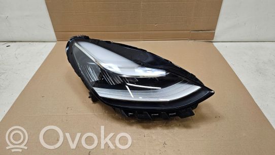 Tesla Model 3 Priekinis žibintas 