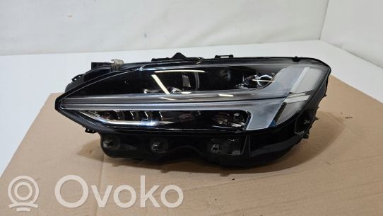 Volvo S90, V90 Priekinis žibintas 