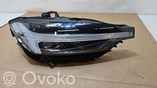 Volvo XC60 Priekinis žibintas 