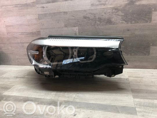 BMW 5 G30 G31 Priekinis žibintas 