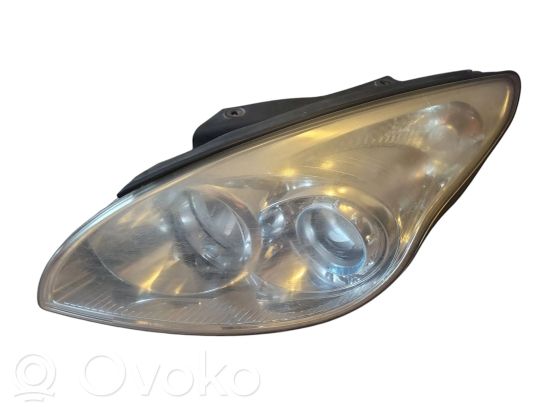 Hyundai i30 Lampa przednia 