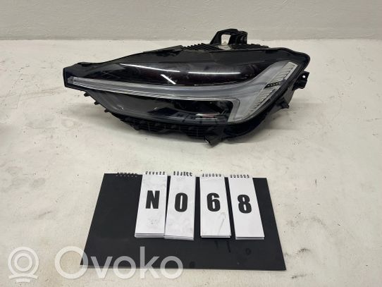 Volvo XC60 Priekinis žibintas 
